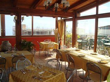 B&B La Grotta SantʼAlessio Siculo Екстериор снимка